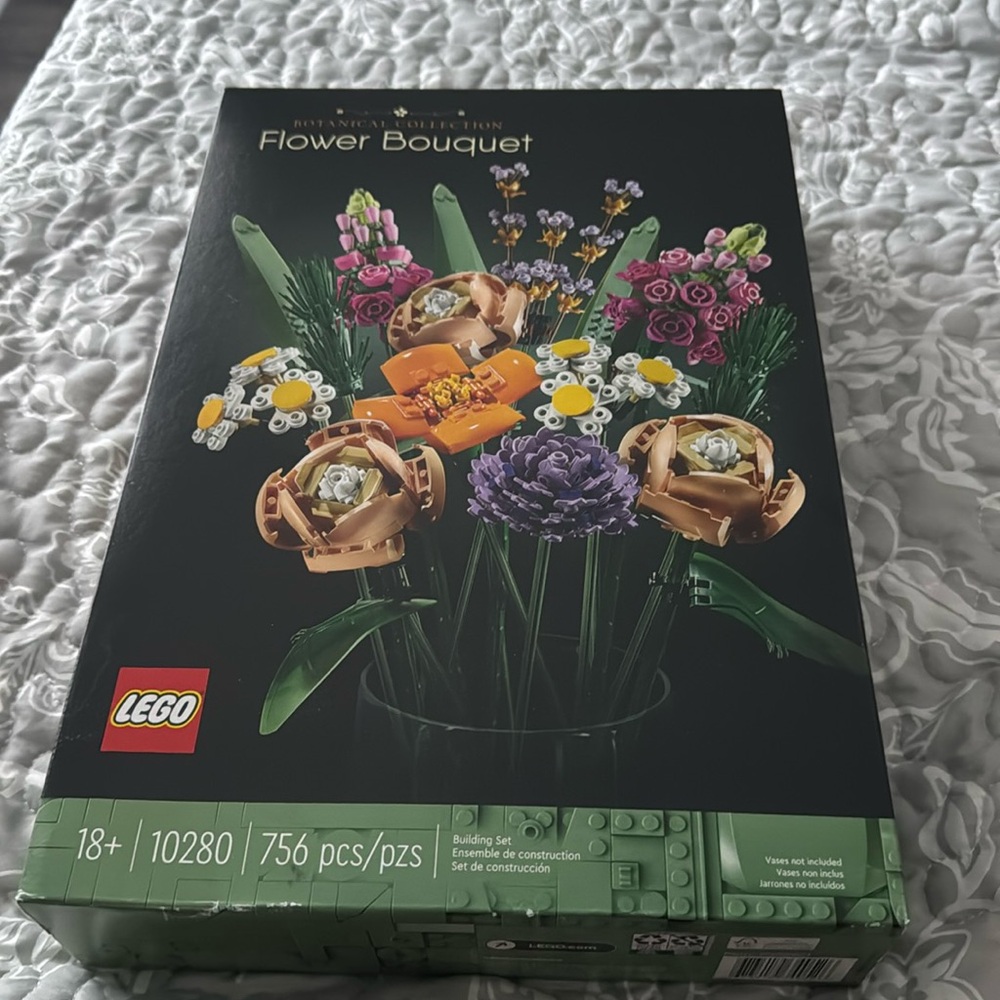 Brand new never opened Lego botanical collection flower bouquet set